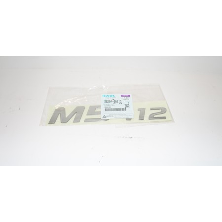 Etykieta modelu Kubota M5112 3B29498210